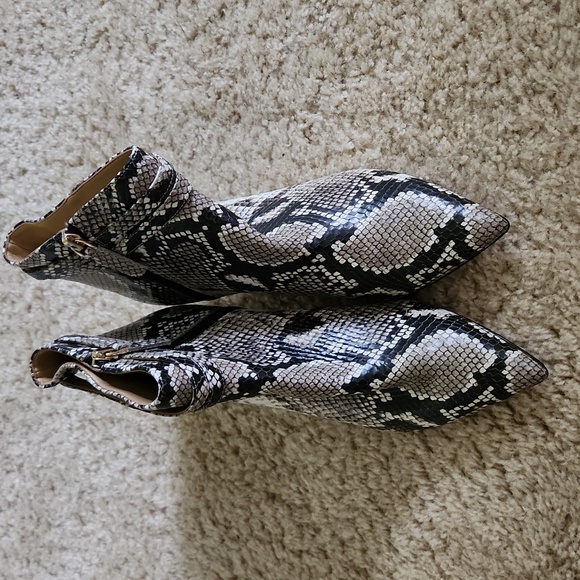 NWOT Talbots Iona Kitten Heel Bootie Size 6M - New - Picture 7 of 7